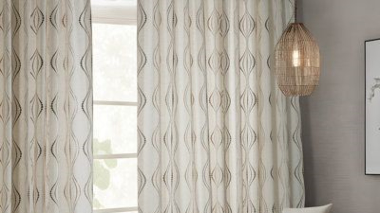 Affordable Custom Drapes: How to Achieve Your Dream Home Without Breaking the Bank